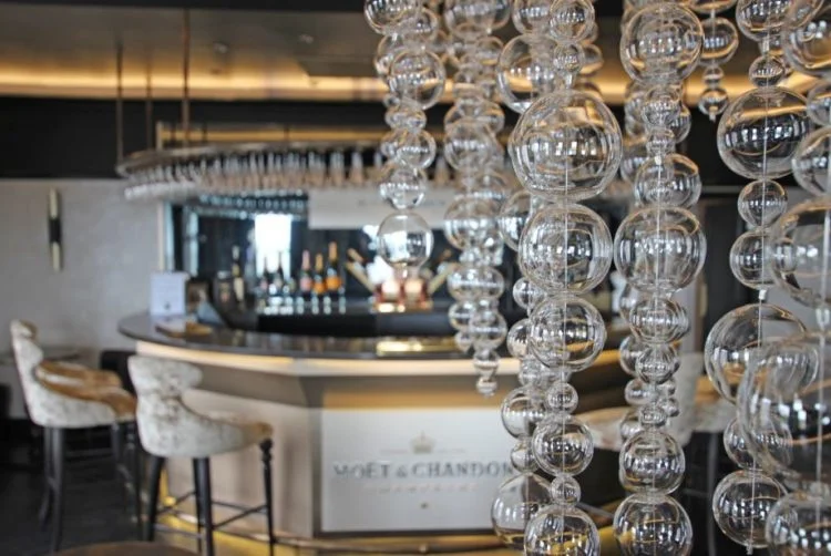 Champ bar bubbles