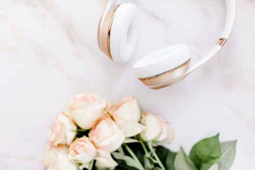 Wedding planning - Headphone and roses